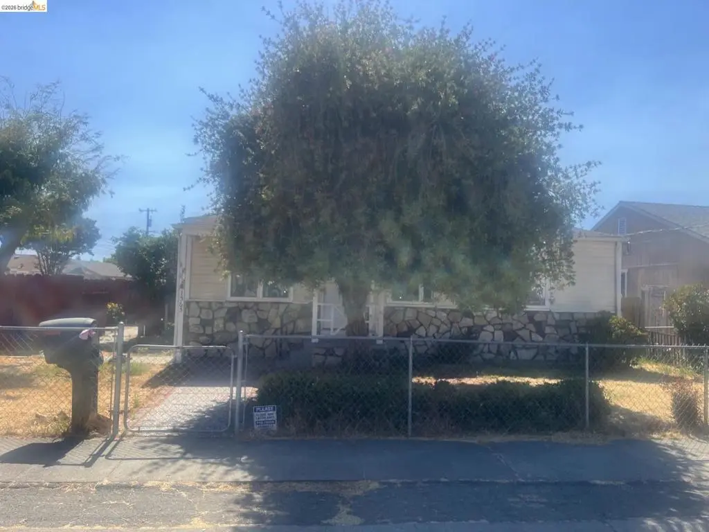 Single Family Residence for sale at 1565 Timothy Dr, San Leandro, CA featuring 4 beds and 2 baths