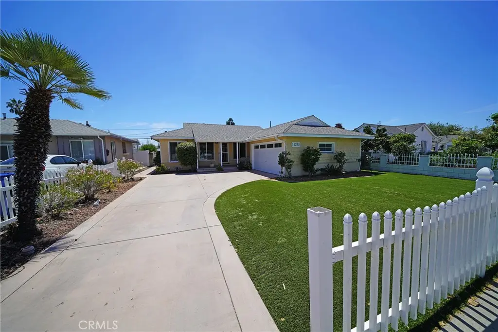 Single Family Residence for rent at 11252 Delano, Los Angeles, CA featuring 3 beds and 2 baths
