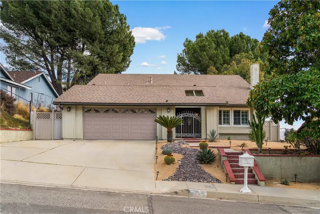 2923 Michelle Lane, Highland, CA — listing photo 1