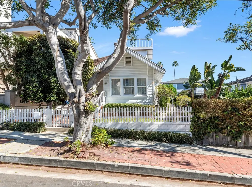 214 Dahlia, Corona Del Mar, CA — listing photo 1