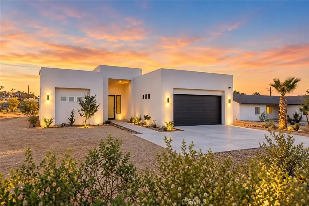 7082 Avalon Avenue, Yucca Valley, CA — listing photo 1