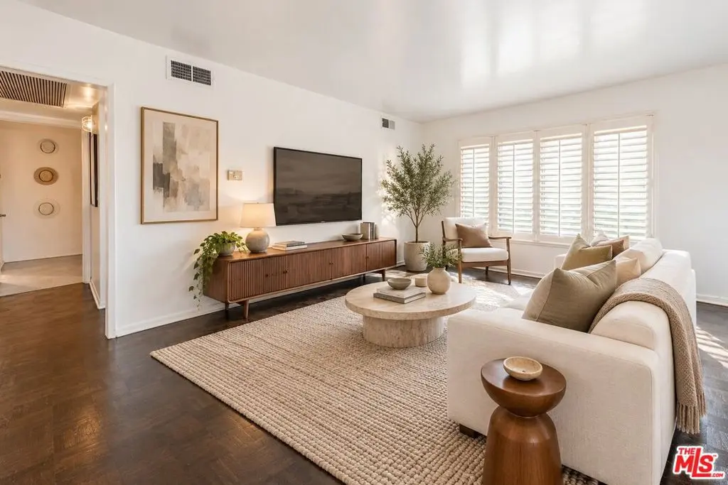 1250 N Kings Road 504, West Hollywood, CA — listing photo 1