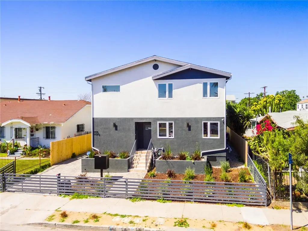 Quadruplex for rent at 1739 Longwood Avenue, Los Angeles, CA featuring 4 beds and 3 baths