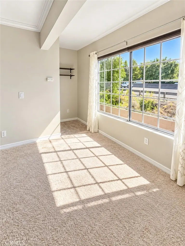 5500 Owensmouth 122, Woodland Hills, CA — listing photo 1