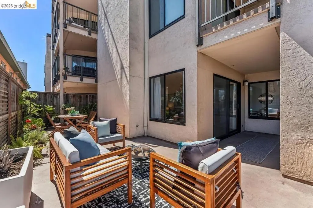 322 Hanover Ave 212, Oakland, CA — listing photo 1
