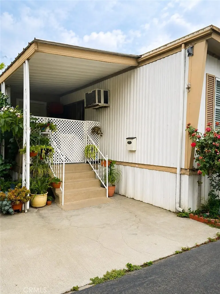 9051 Laurel Canyon Spc 30 30, Sun Valley, CA — listing photo 1