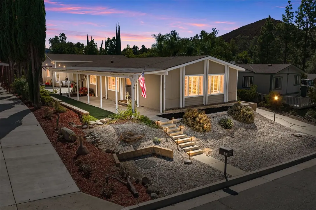34248 Tractor, Wildomar, CA — listing photo 1