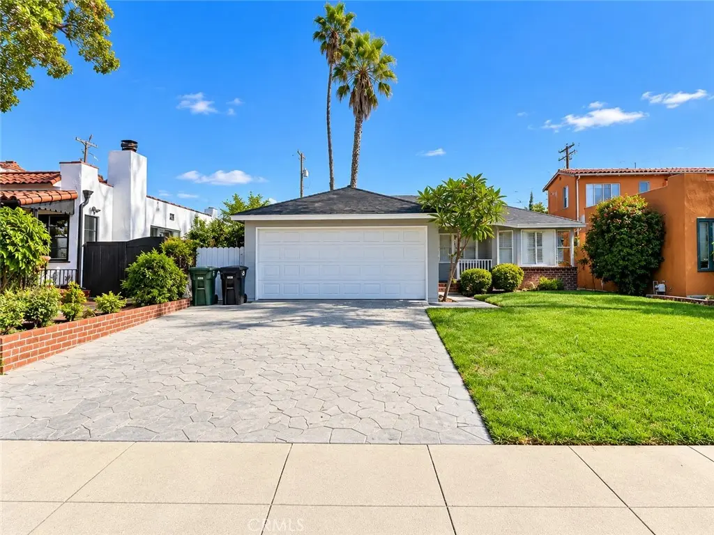 1104 N Screenland Drive, Burbank, CA — listing photo 1