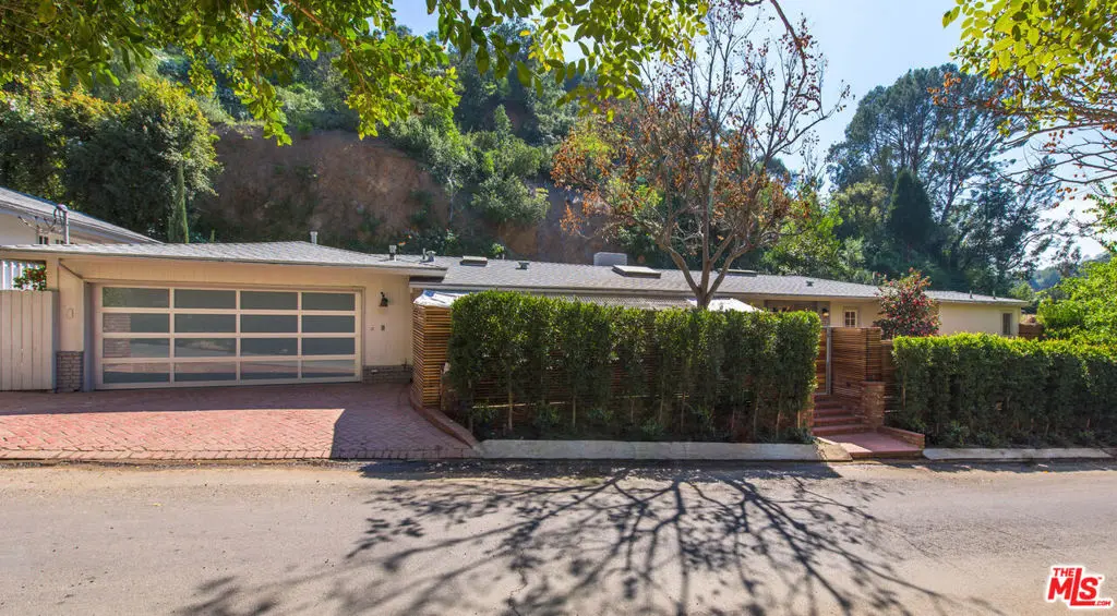 9520 Gloaming Drive, Beverly Hills, CA — listing photo 1