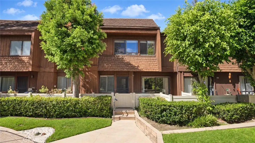 455 W Duarte Road 4, Arcadia, CA — listing photo 1