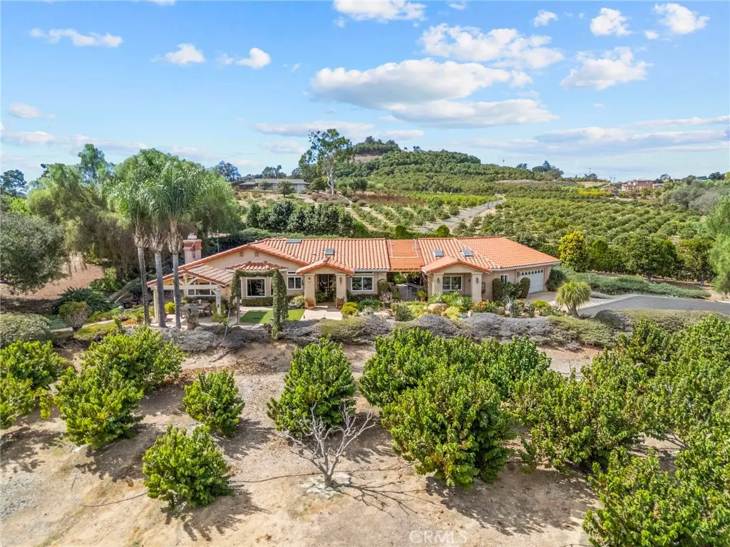 349 Puerta De Lomas, Fallbrook, CA — listing photo 1