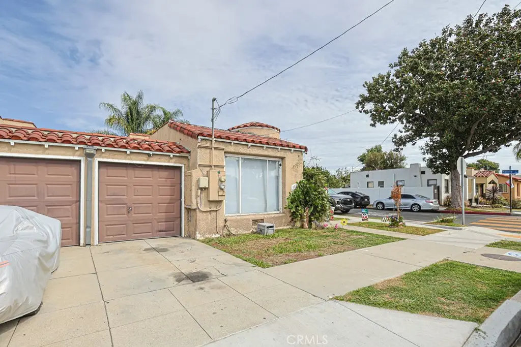 Residential Income for sale at 103 W 51st, Long Beach, Los Angeles County, CA