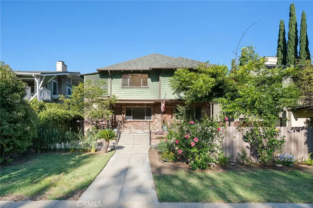Duplex for rent at 1128 Fremont B, South Pasadena, CA featuring 2 beds and 1 bath