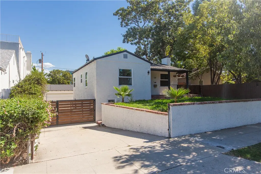 210 N Naomi, Burbank, CA — listing photo 1
