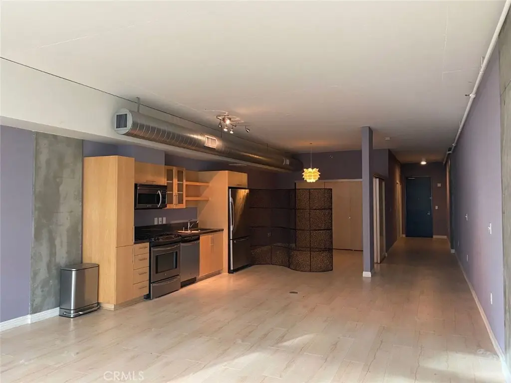 Condominium for rent at 1111 S Grand 804, Los Angeles, CA featuring 1 bed and 1 bath