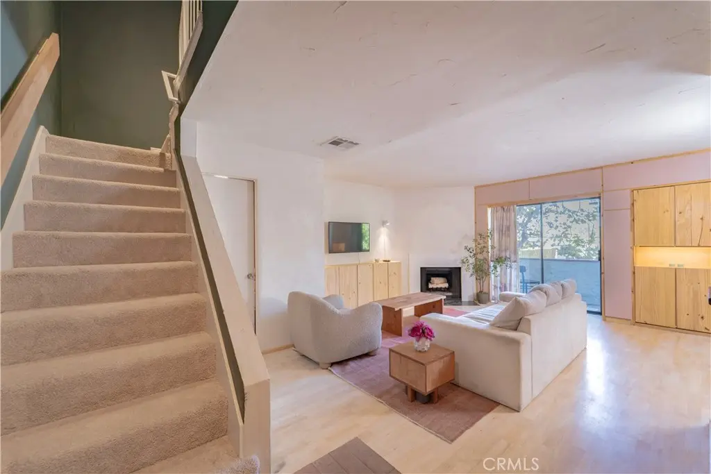 8516 Cadillac Avenue 8, Los Angeles, CA — listing photo 1