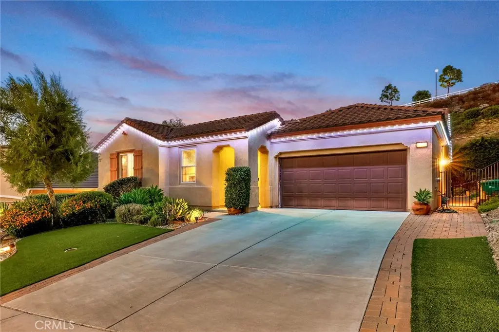 17074 Broken Rock Court, Riverside, CA — listing photo 1