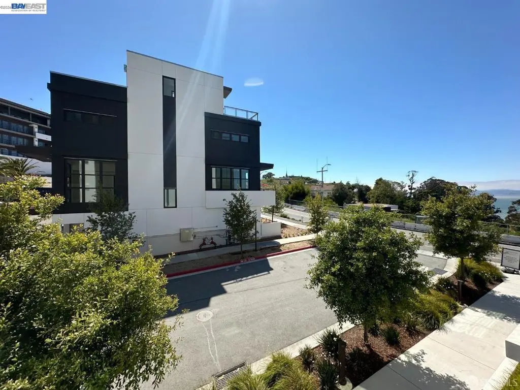 1 Bristol Ct. 302, San Francisco, CA — listing photo 1