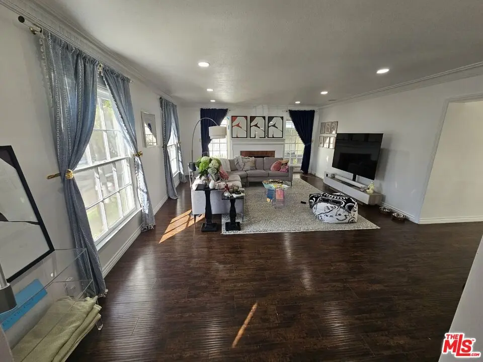 Condominium for rent at 316 S Norton Avenue 316 1/2, Los Angeles, CA featuring 2 beds and 2 baths