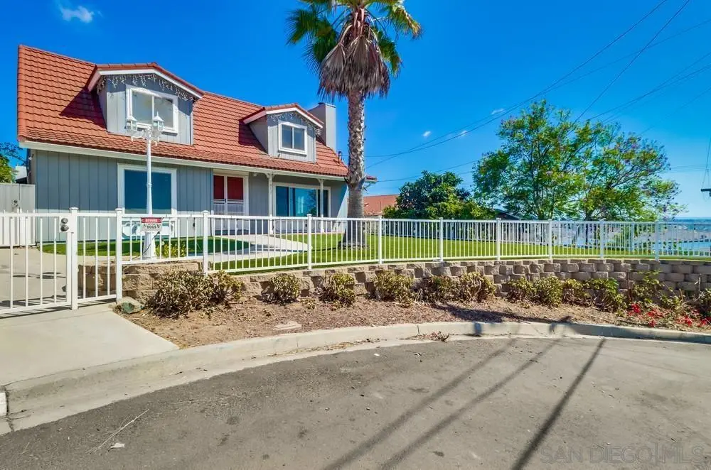 1011 La Mesa Ave, Spring Valley, CA — listing photo 1
