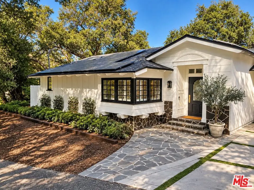 16822 Escalon Drive, Encino, CA — listing photo 1
