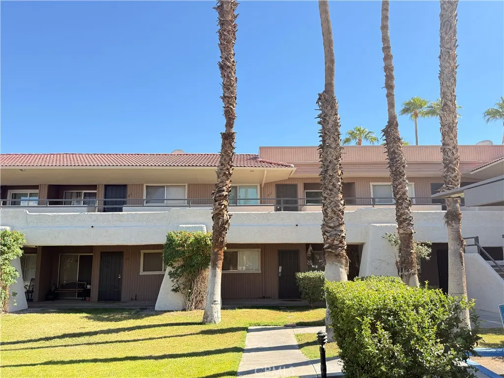 470 N Villa Court 213, Palm Springs, CA — listing photo 1