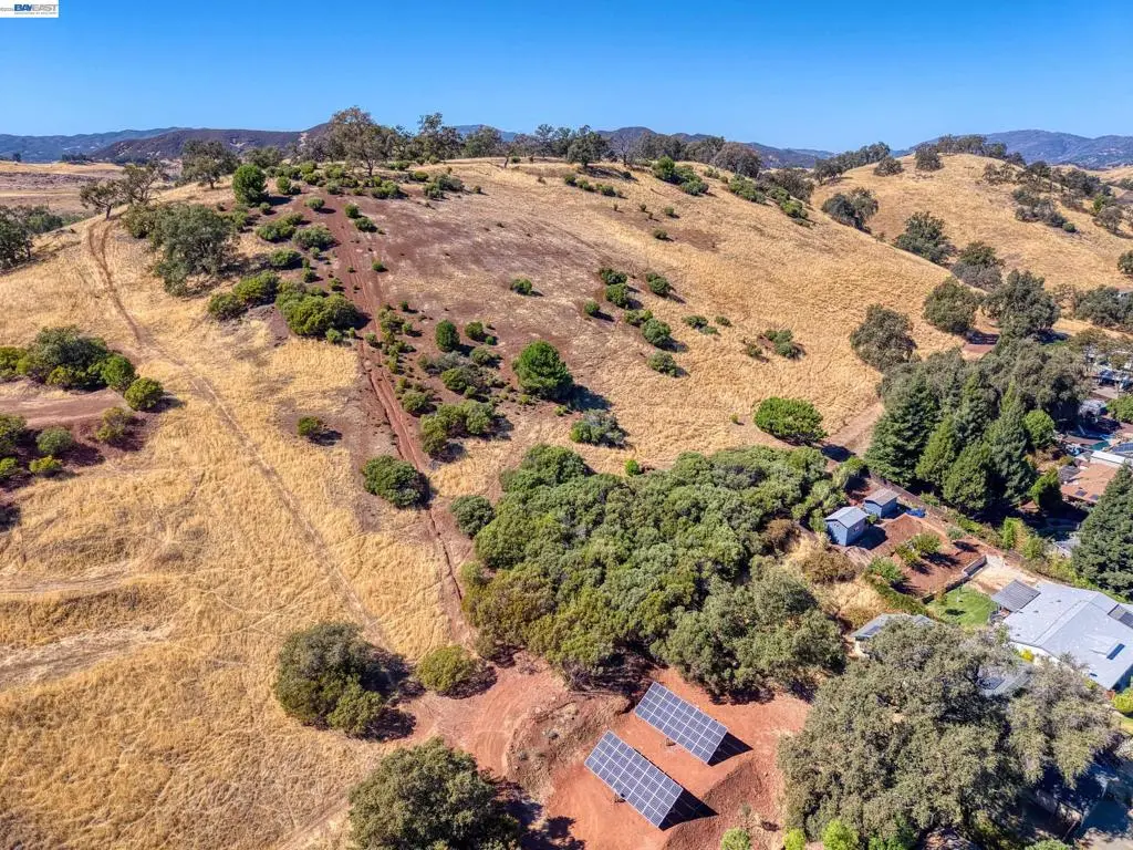 4384 Mountainview Dr, Lakeport, CA — listing photo 1