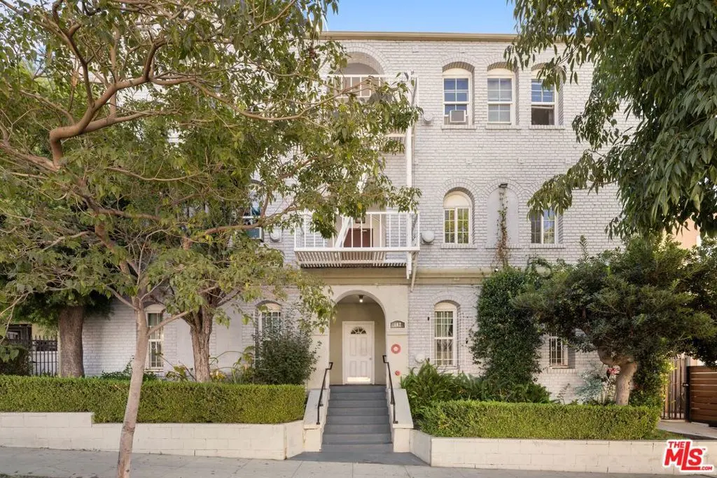 142 N Rampart Boulevard, Los Angeles, CA — listing photo 1