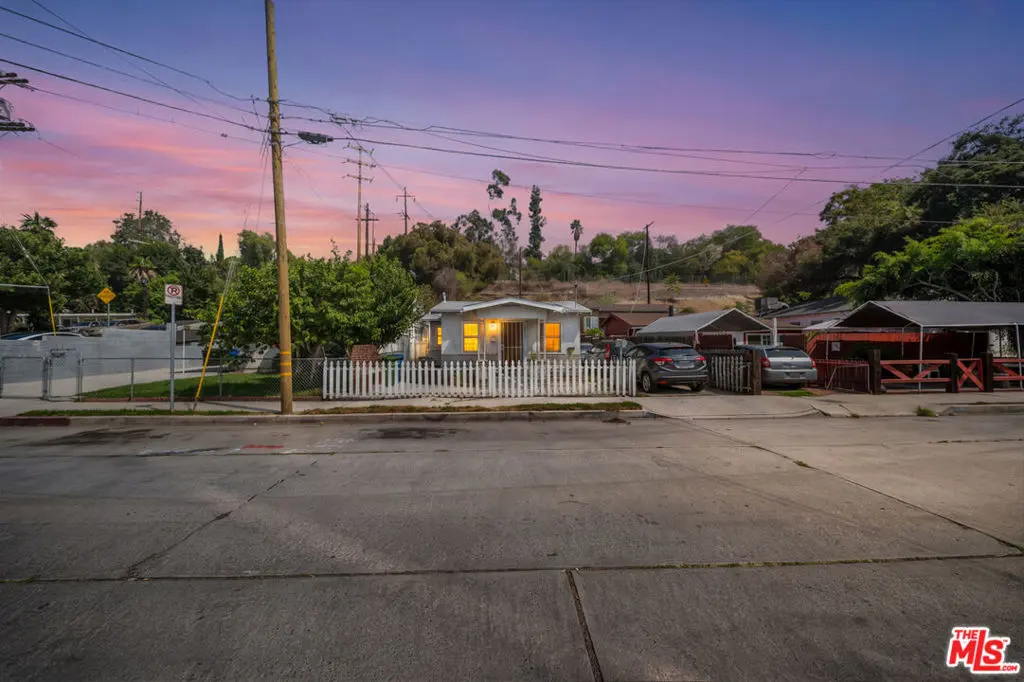 6407 La Riba Way, Los Angeles, CA — listing photo 1