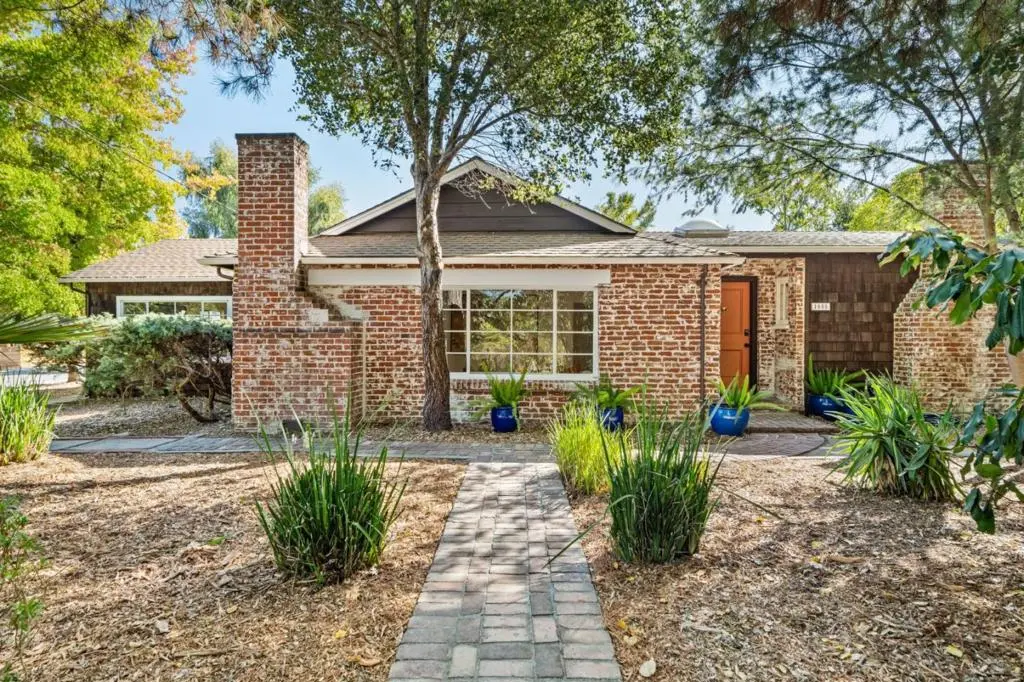 1055 Los Robles Avenue, Palo Alto, CA — listing photo 1