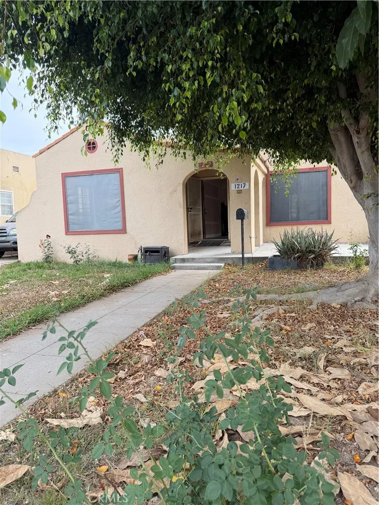 Single Family Residence for sale at 1217 S Van Ness, Santa Ana, CA featuring 3 beds and 1 bath