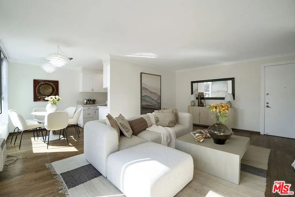 525 N Sycamore Avenue 306, Los Angeles, CA — listing photo 1