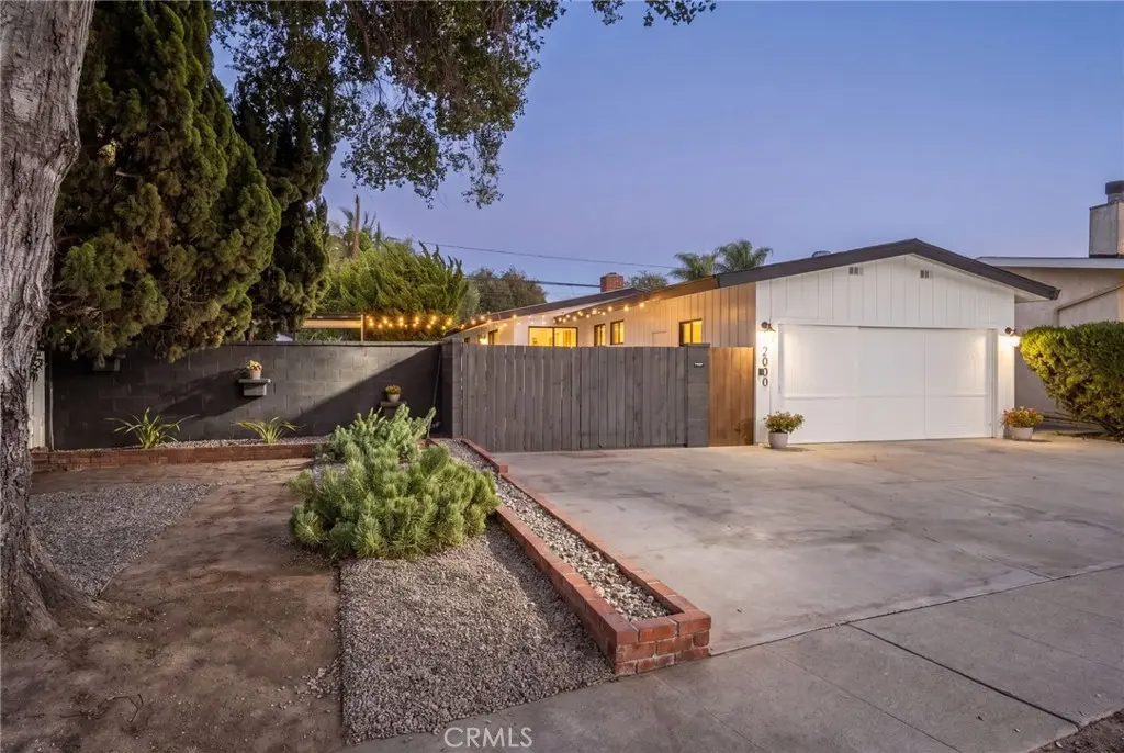 2000 Iroquois, Long Beach, CA — listing photo 1