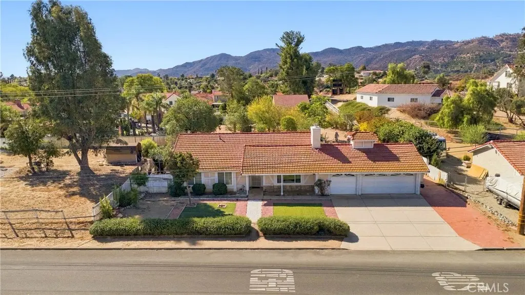 21465 Walnut, Wildomar, CA — listing photo 1