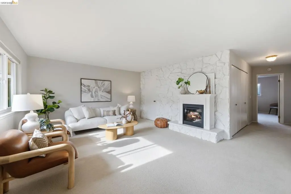 2133 Santa Clara Ave 206, Alameda, CA — listing photo 1