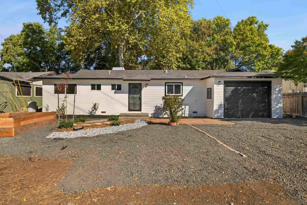 996 E Eaton Rd, Chico, CA — listing photo 1