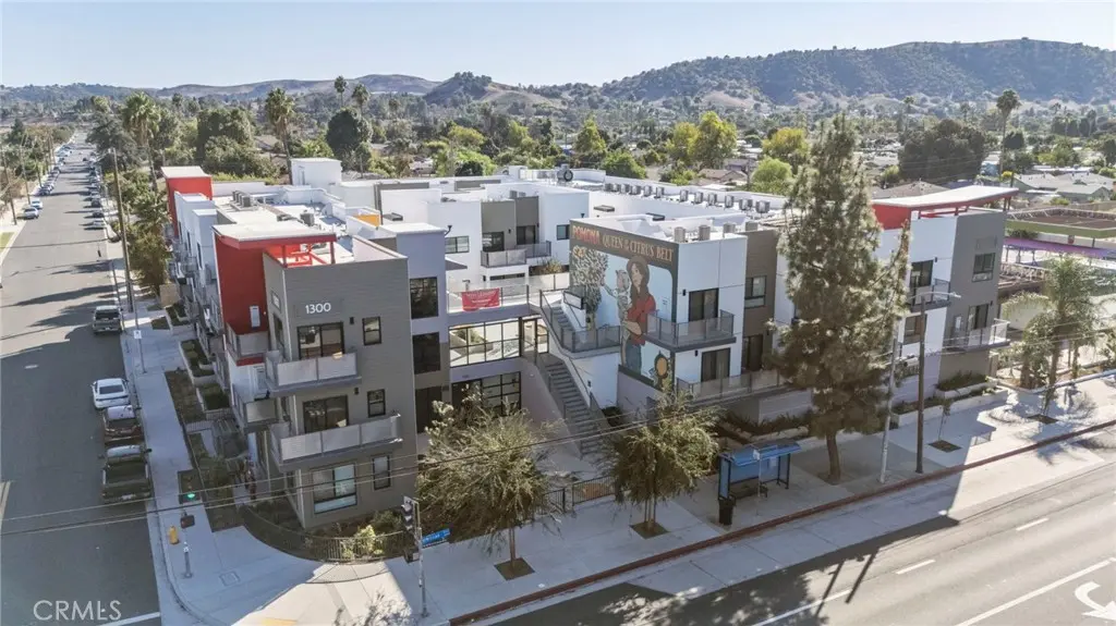 1300 W Mission Boulevard 1-33, Pomona, CA — listing photo 1