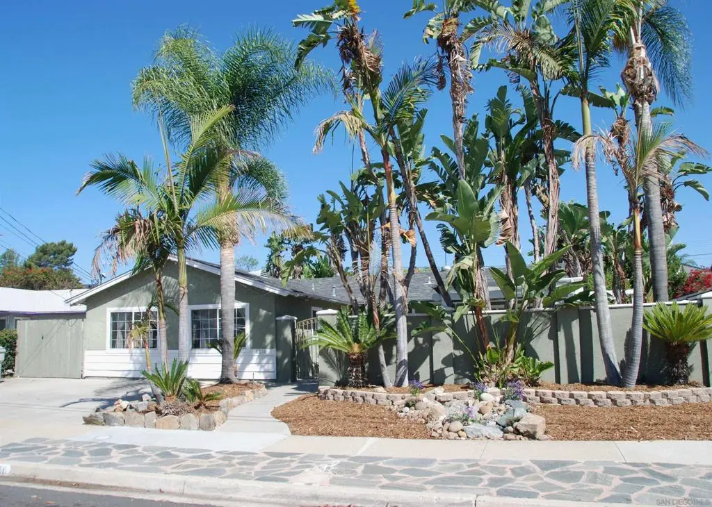 8330 Beaver Lake Dr, San Diego, CA — listing photo 1