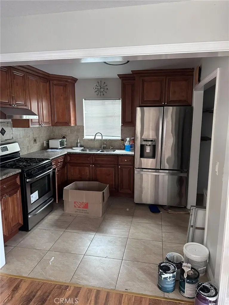 726 S Halladay Street, Santa Ana, CA — listing photo 1