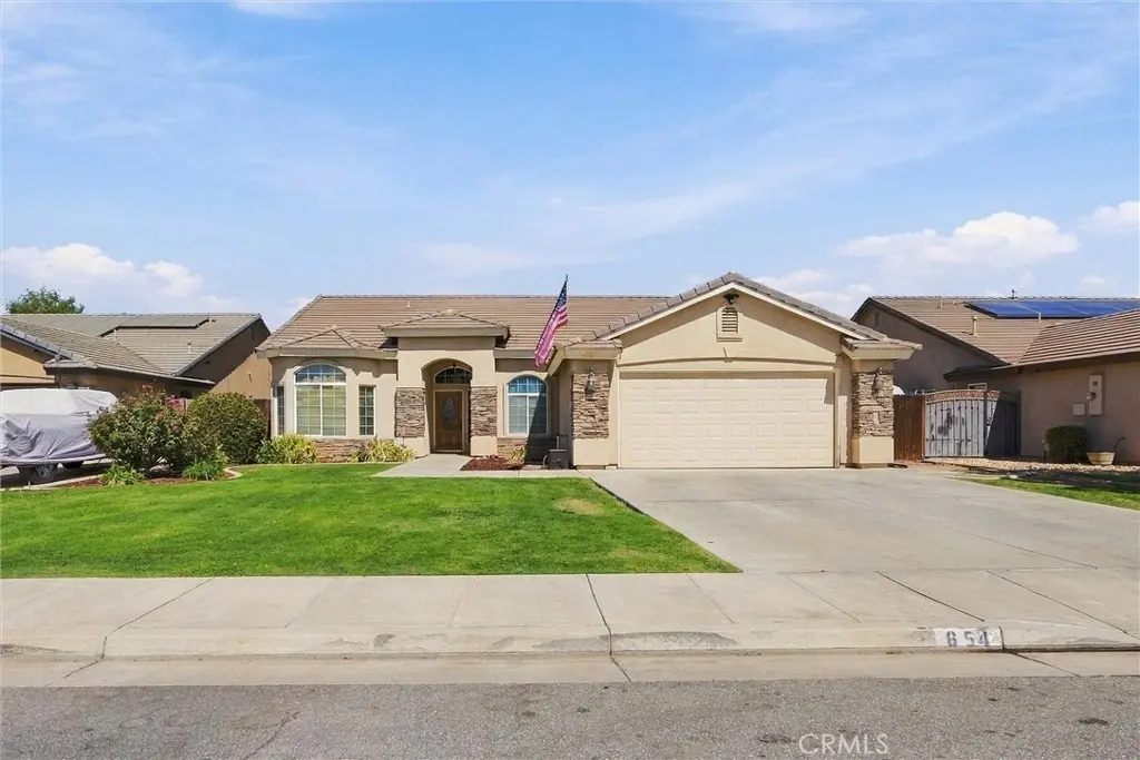 654 Mountain Mist Court, Bakersfield, CA — listing photo 1