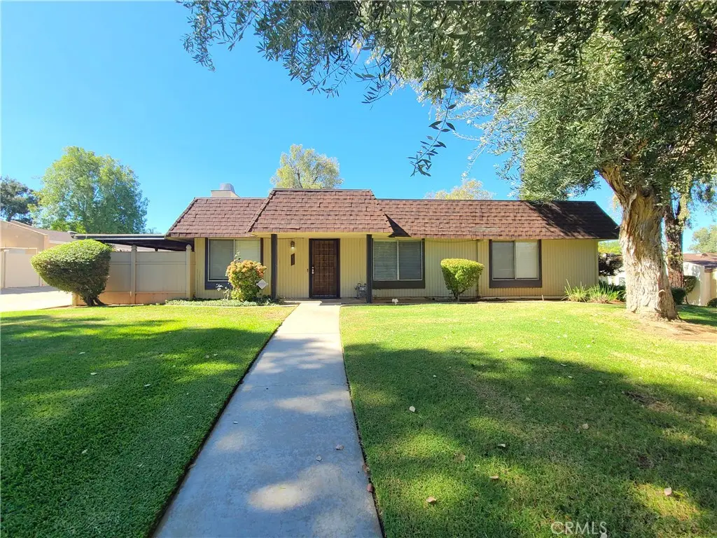 832 Ardmore Circle, Redlands, CA — listing photo 1
