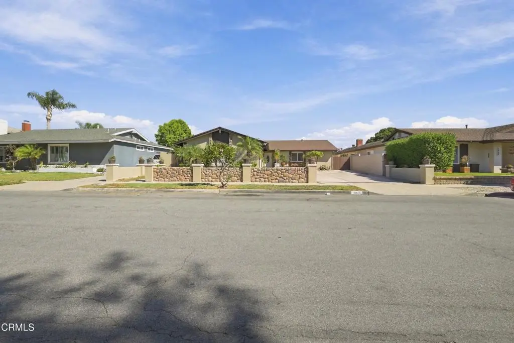 2040 Rhonda Street, Oxnard, CA — listing photo 1
