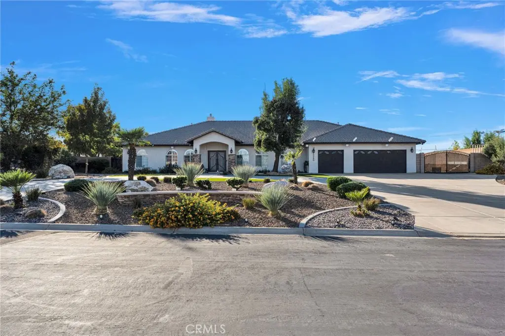 6980 Oak View Court, Oak Hills, CA — listing photo 1
