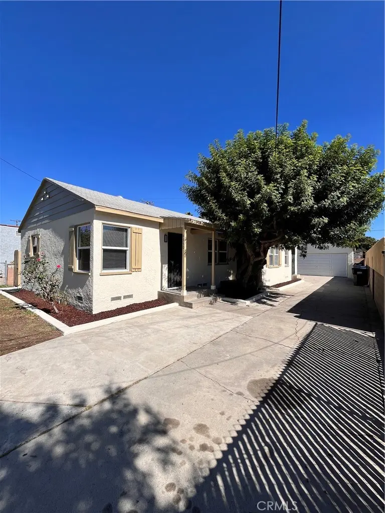 Duplex for sale at 4950 Passons Boulevard, Pico Rivera, CA