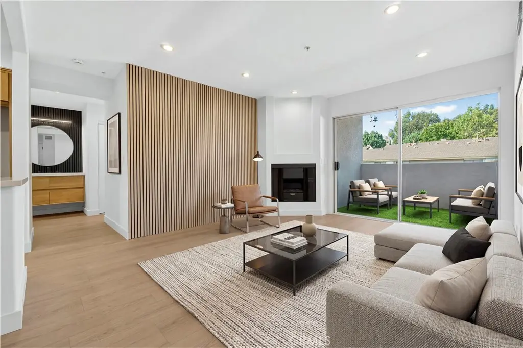 15455 Sherman, Van Nuys, CA — listing photo 1