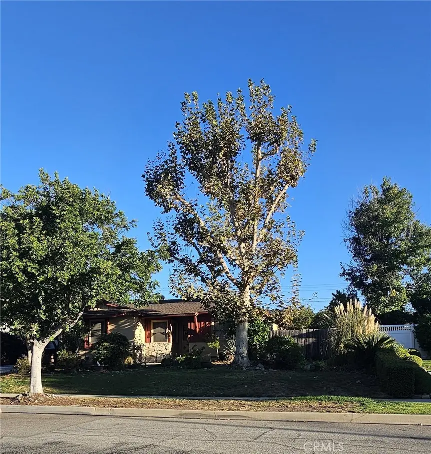 1323 E Bennett Avenue, Glendora, CA — listing photo 1