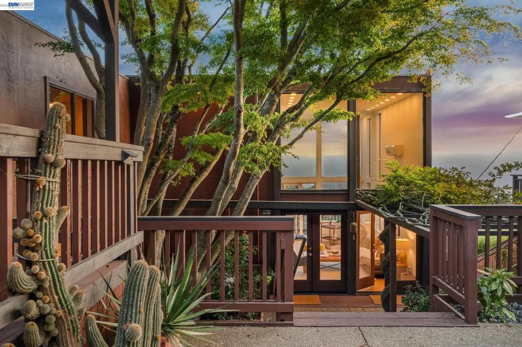 1085 STERLING AVE, Berkeley, CA — listing photo 1