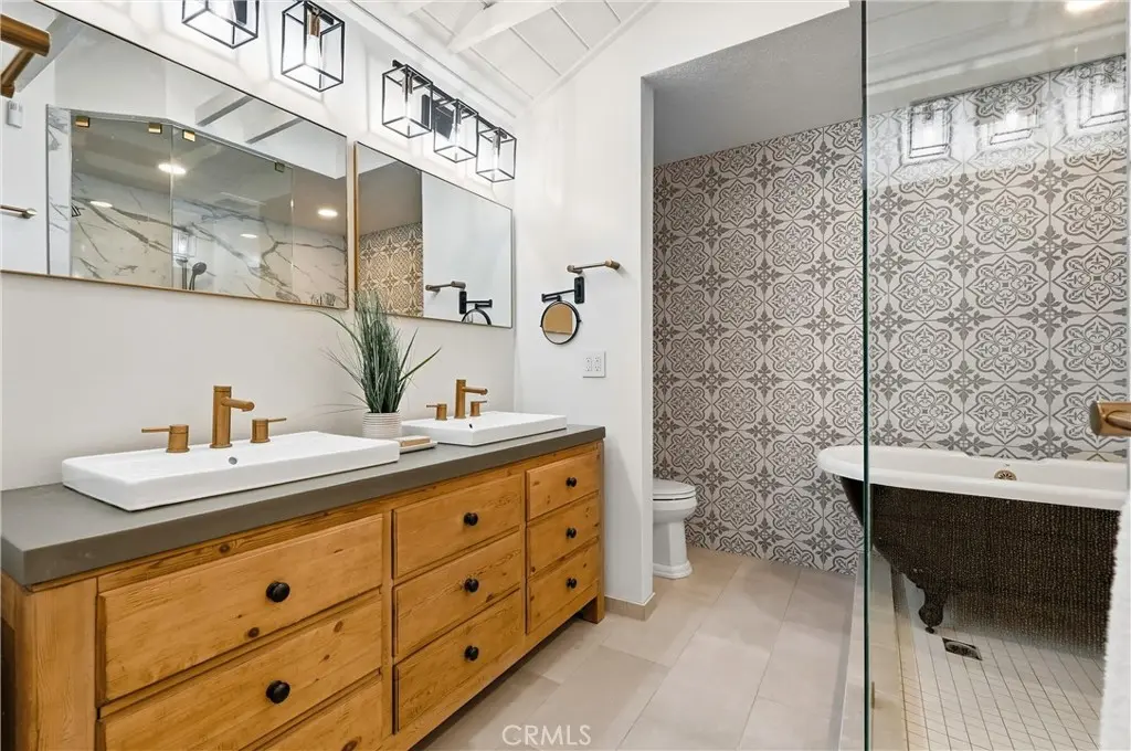Condominium for sale at 17515 Via Lindo, Tustin, CA featuring 4 beds and 3 baths
