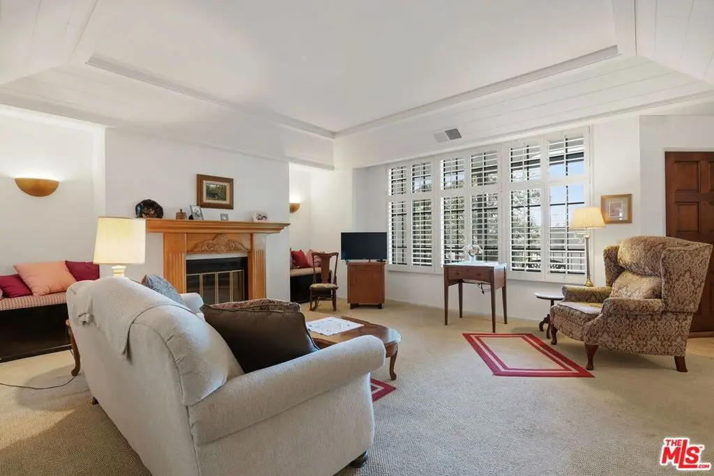 10866 Rose Avenue 203, Los Angeles, CA — listing photo 1