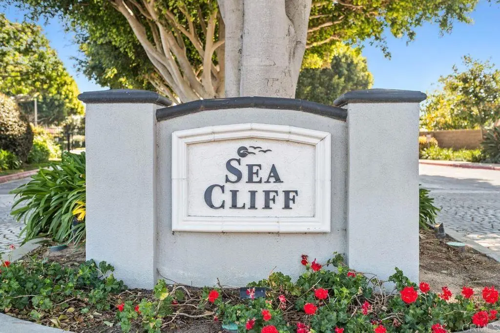 7136 Lantana, Carlsbad, CA — listing photo 1